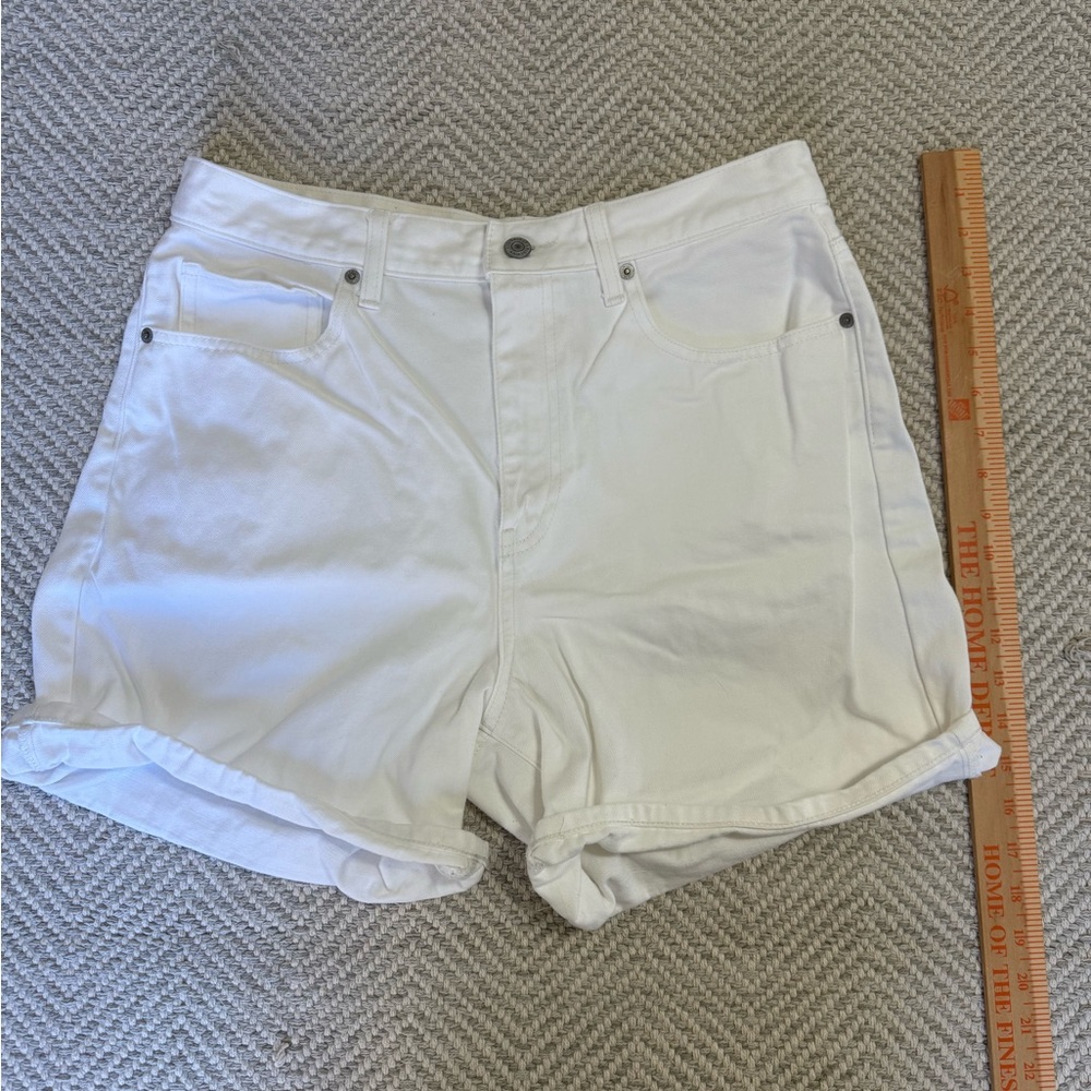Uniqlo Women's High Waist White Shorts - Picture 3 of 9